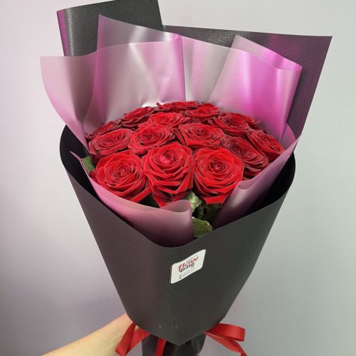 Букет из 15 роз "Артемида"